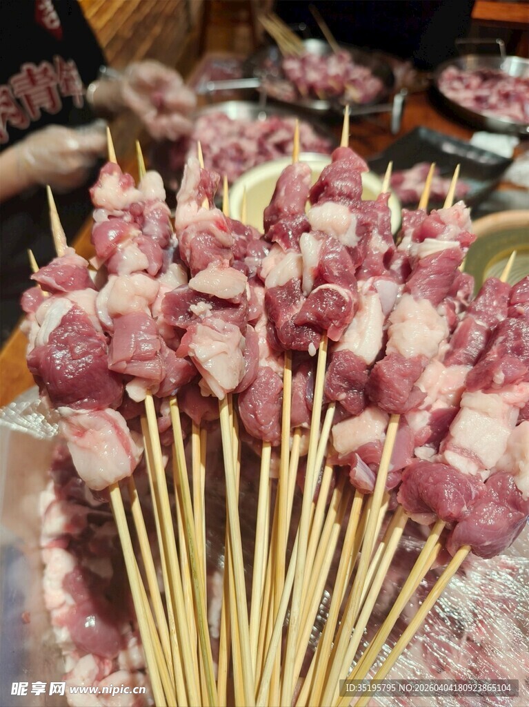美味羊肉串诱人食材展示