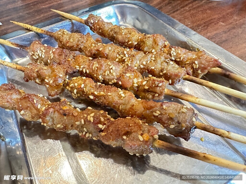 美味烤肉串诱人呈现