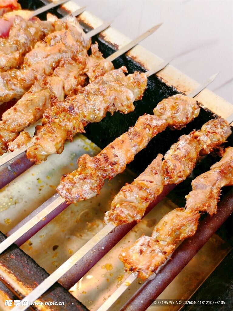 美味烤肉串诱人色泽