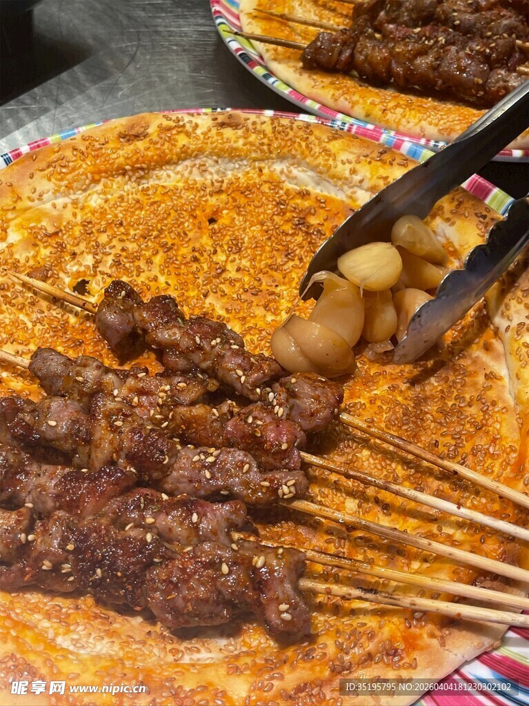 美味烤肉串诱人食欲