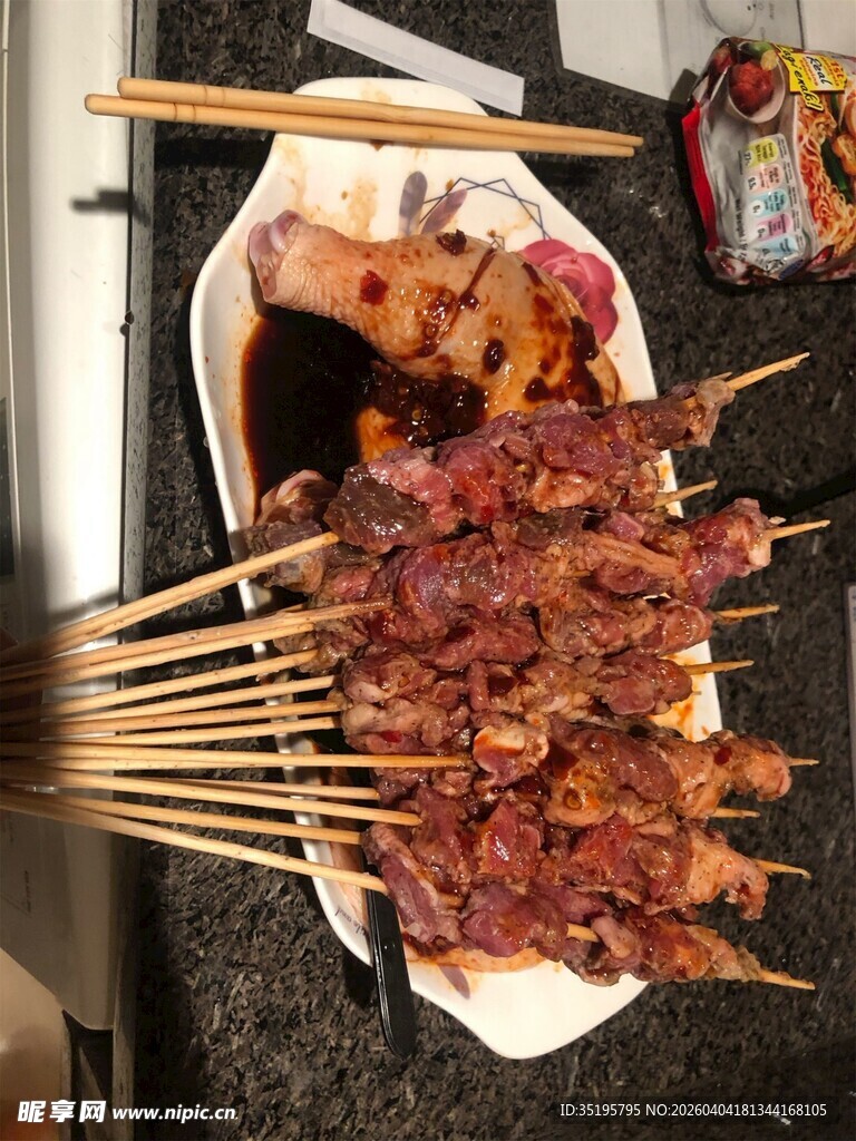 美味烤肉串诱人食欲
