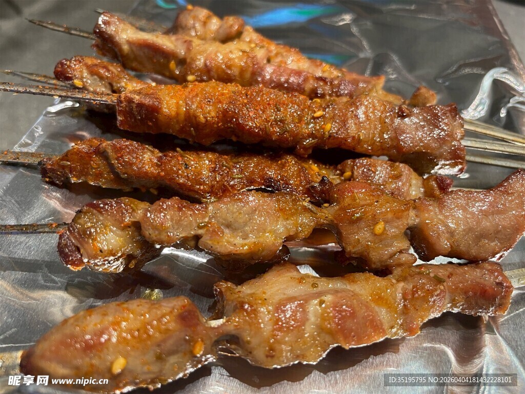 美味烤肉串诱人色泽