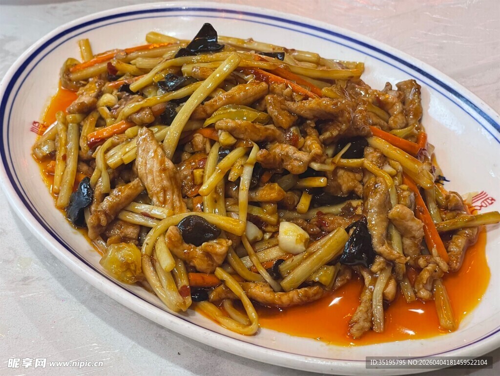 美味凉拌黄花菜木耳