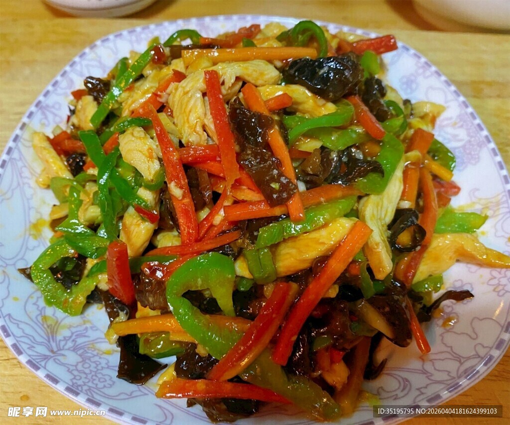 彩椒木耳炒肉丝