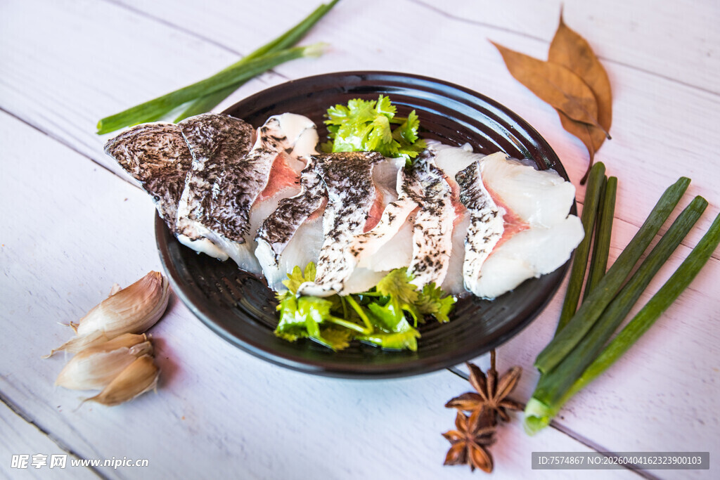 新鲜生鱼片摆盘展示