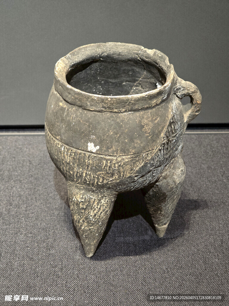 绳纹单耳灰陶斝