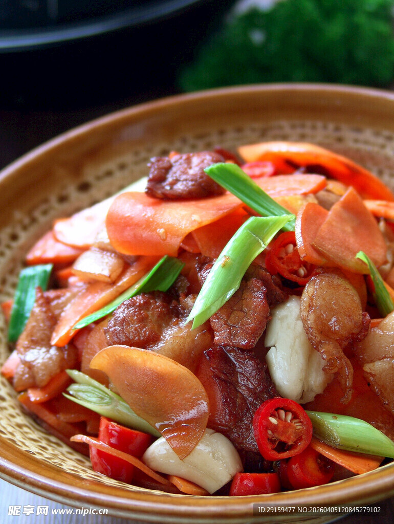 美味杂蔬炒腊肉