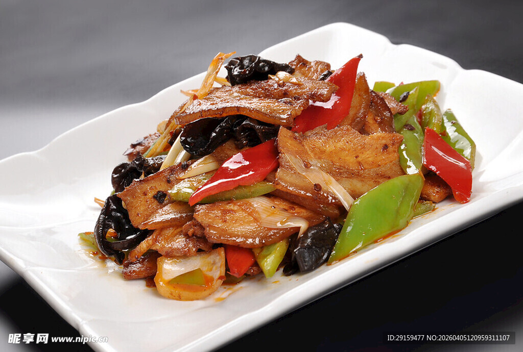 美味尖椒木耳炒肉片