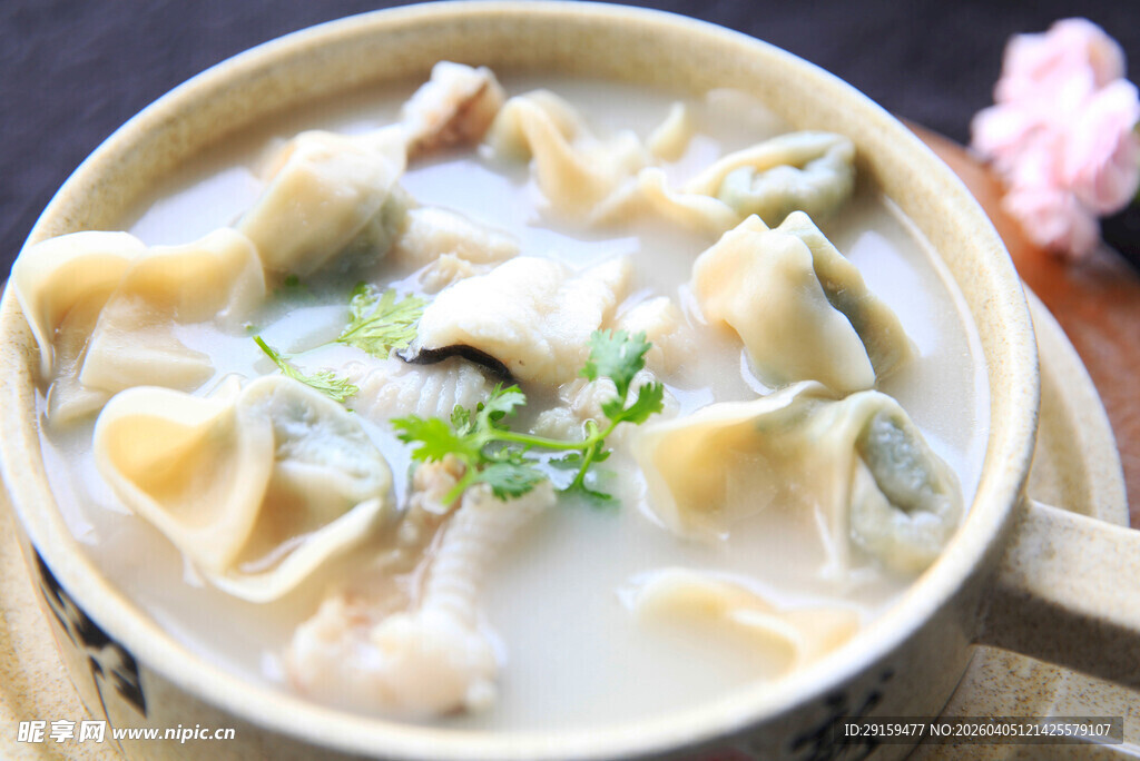 鲜香馄饨汤