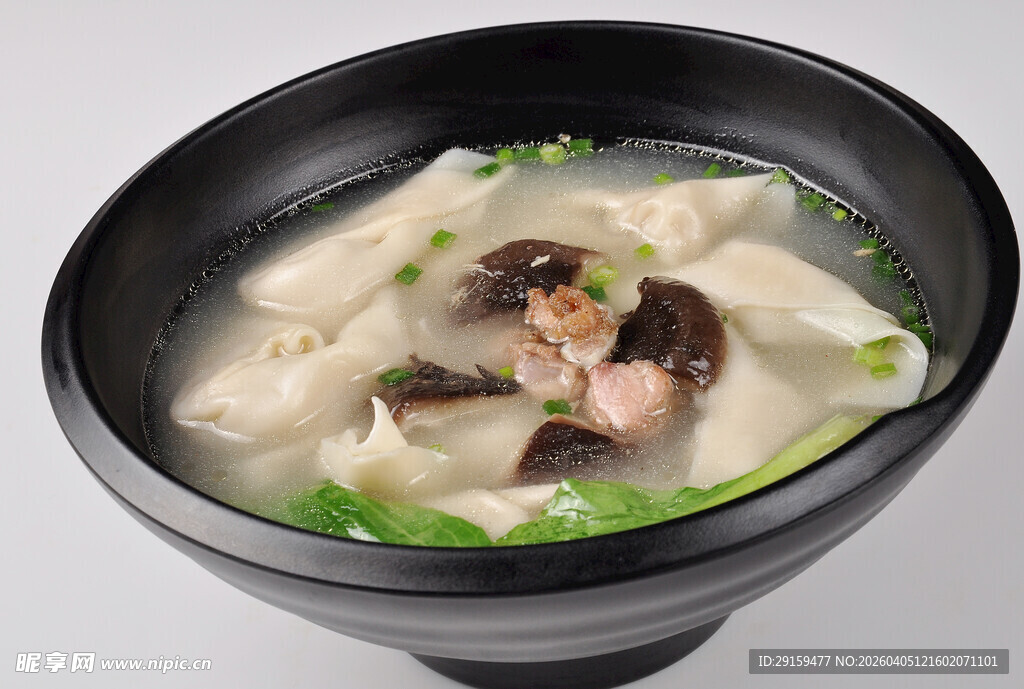 一碗鲜香美味的馄饨