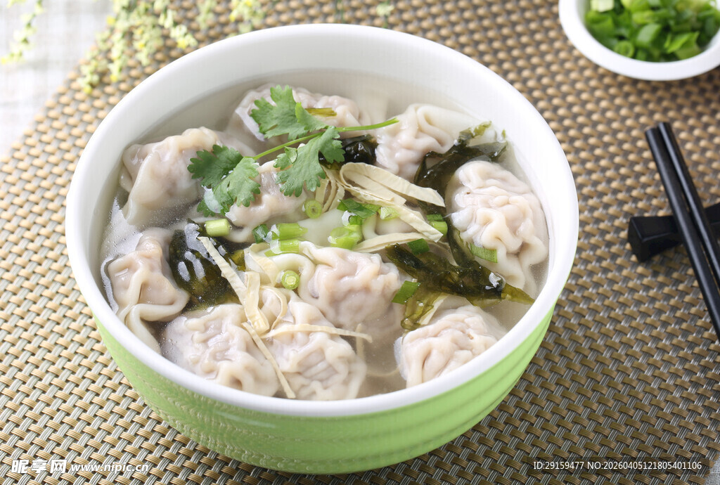 鲜香馄饨汤