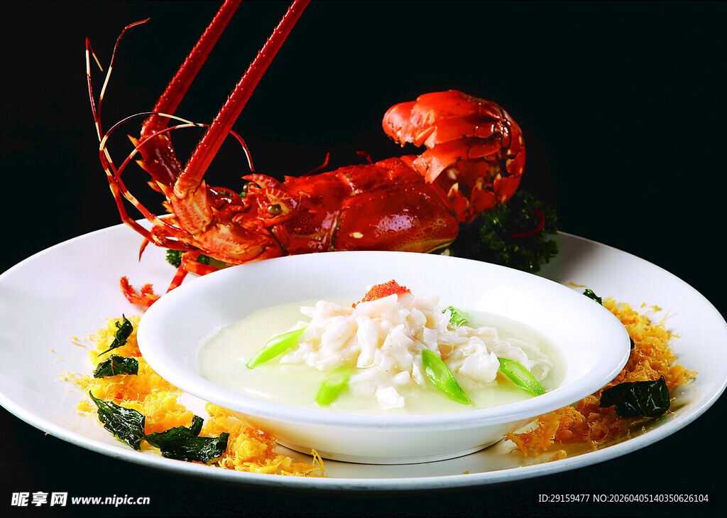 美味龙虾配特色菜肴
