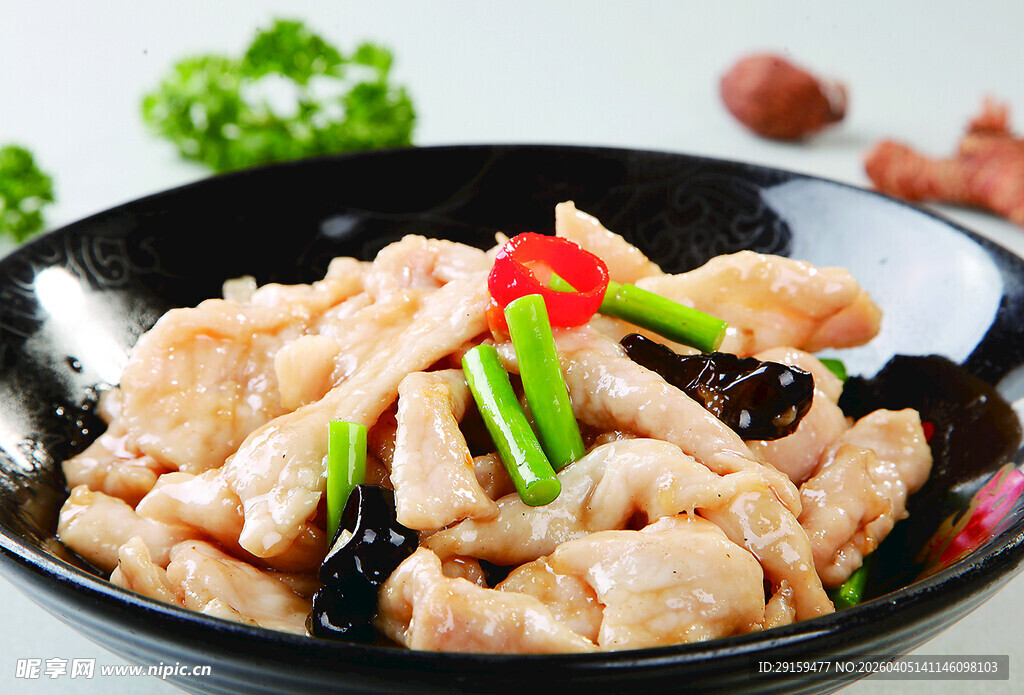 美味木耳炒鸡肉