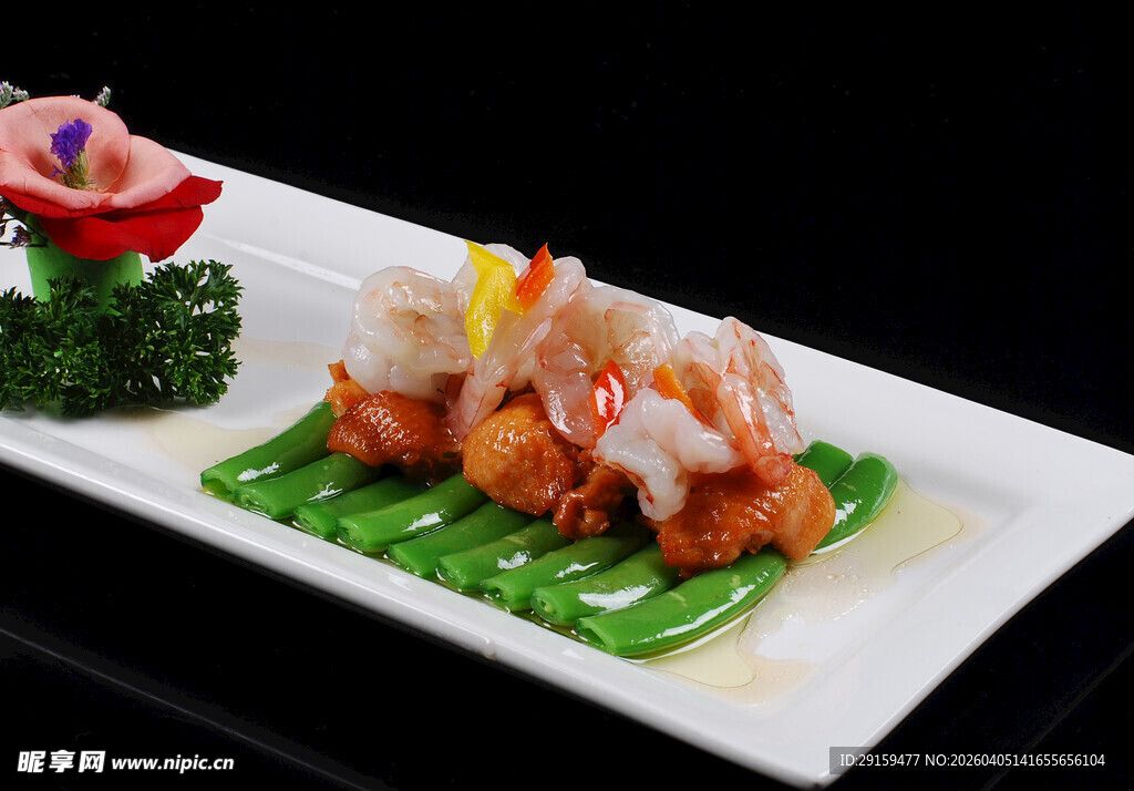 精致海鲜摆盘美食