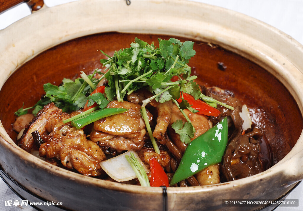 美味砂锅炖菜