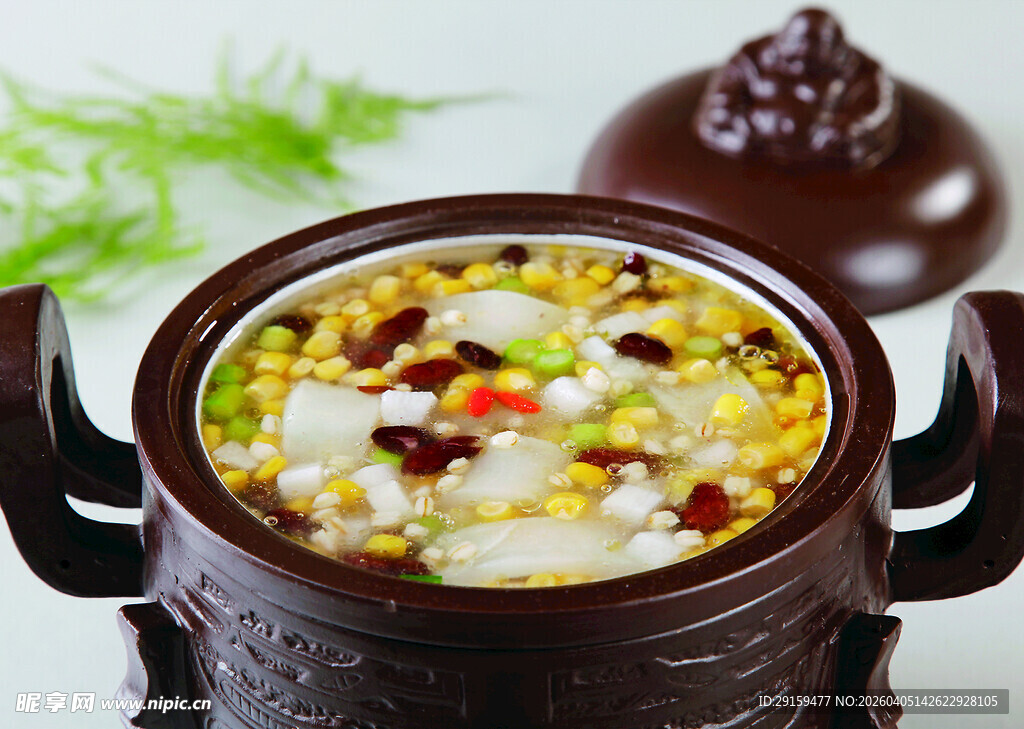 滋补养生菌菇汤