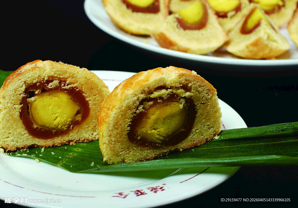 美味蛋黄酥糕点特写