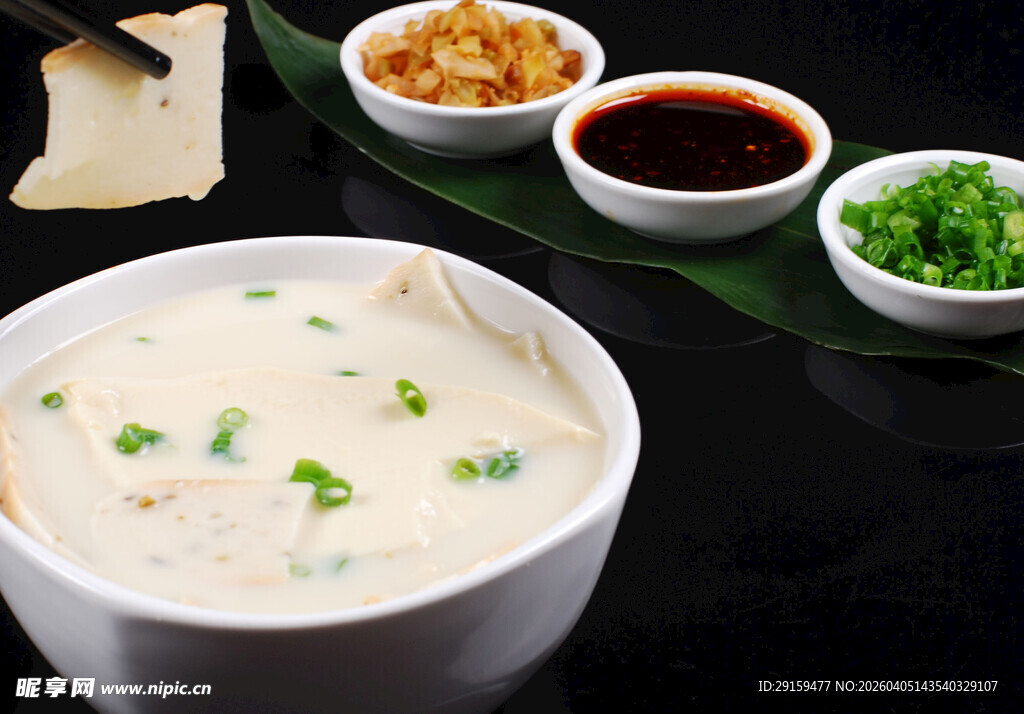 香浓鲫鱼豆腐汤