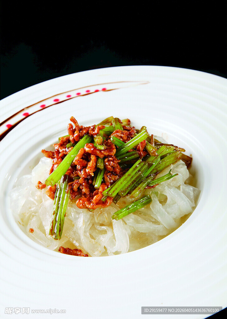 凉拌米粉配时蔬与酱料