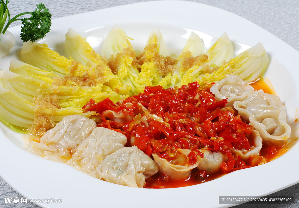 剁椒娃娃菜配鸡肉卷
