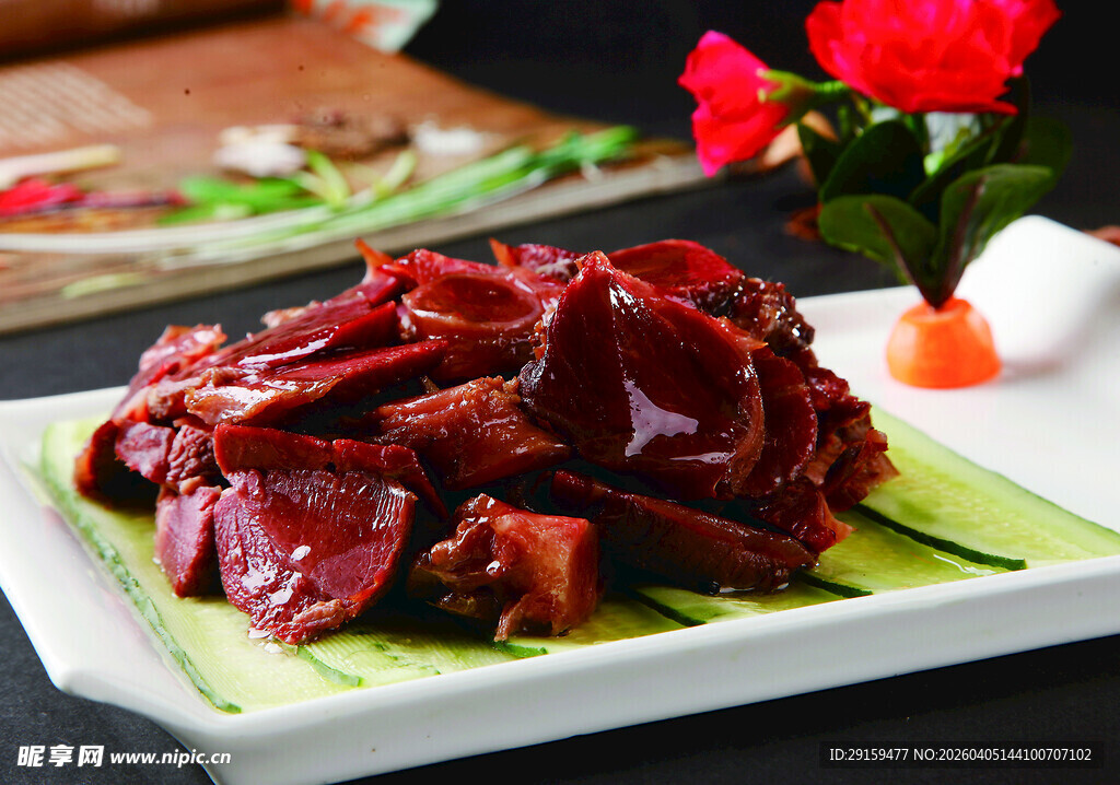 美味卤猪肝摆盘精致