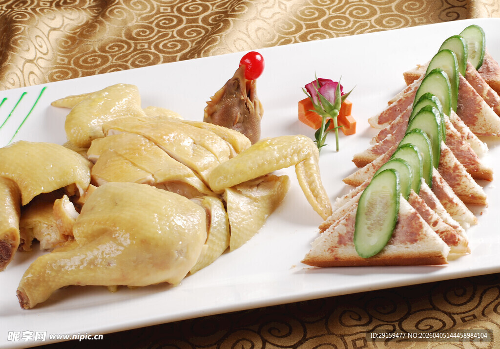 美味白切鸡与精致配菜