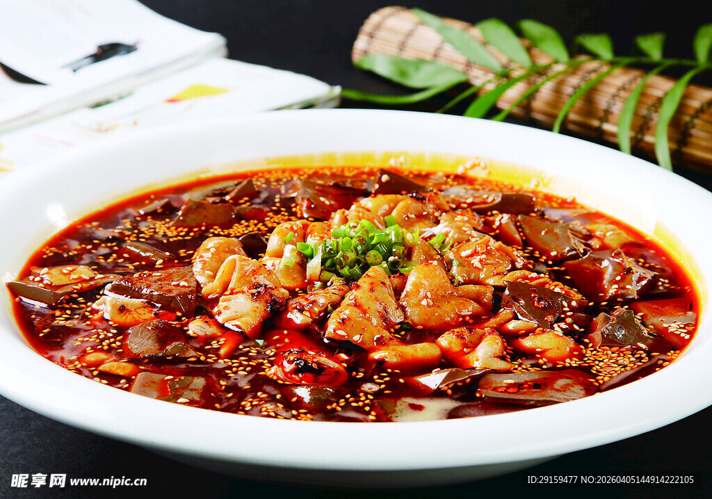 香辣可口的美味水煮牛蛙