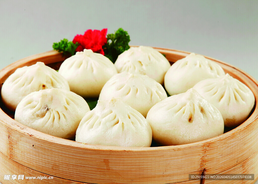 竹笼里的美味鲜肉小笼包