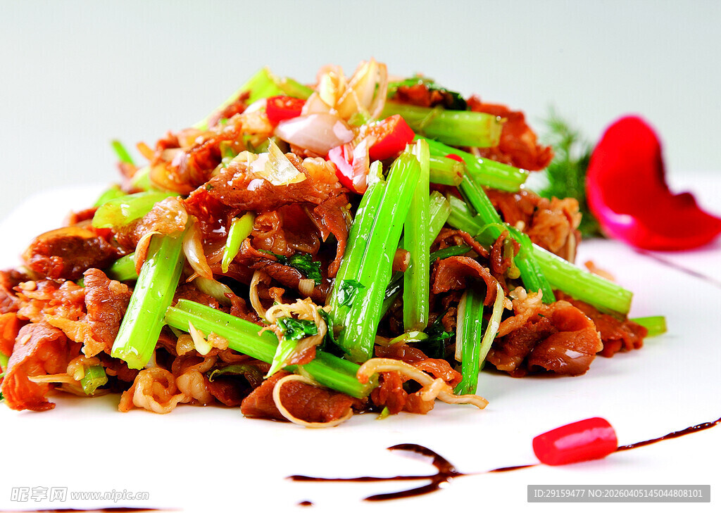 青椒炒肉丝美食诱人