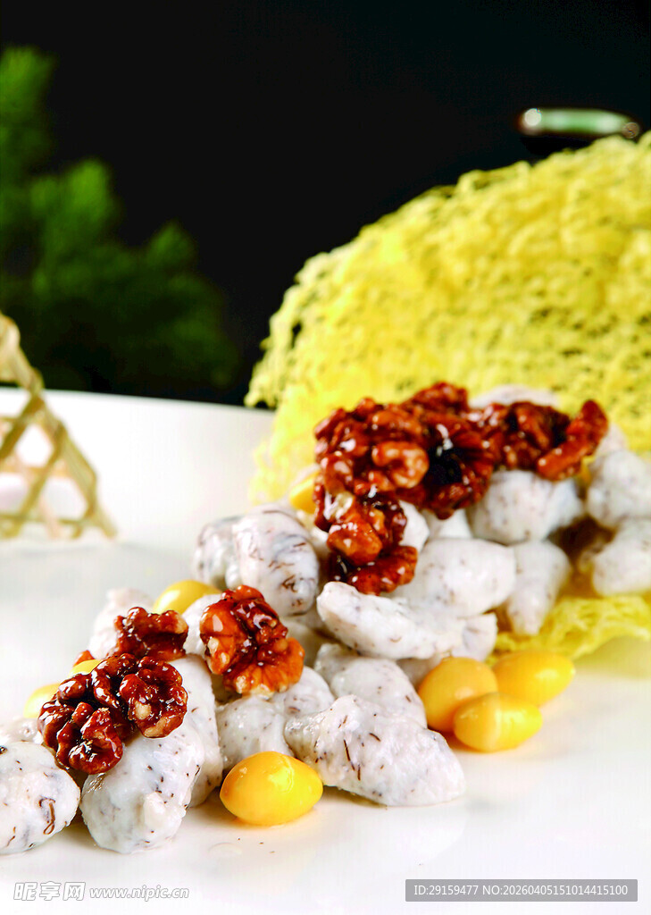 美味精致的特色佳肴摆盘