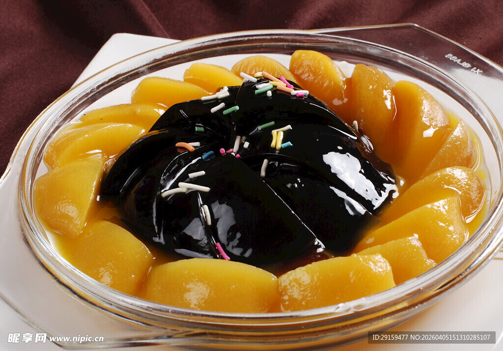 芒果黑凉粉甜品