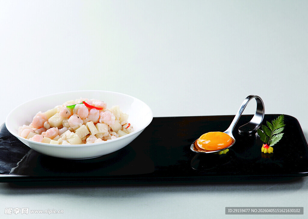 精致虾仁美食摆盘