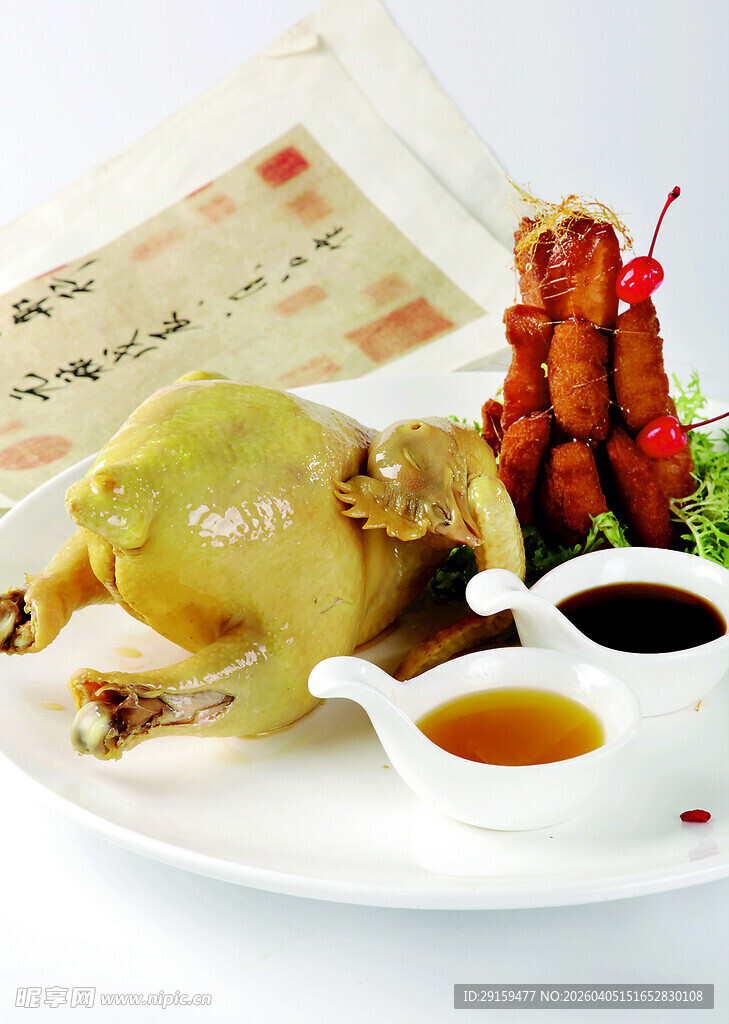 美味白切鸡配特色蘸料