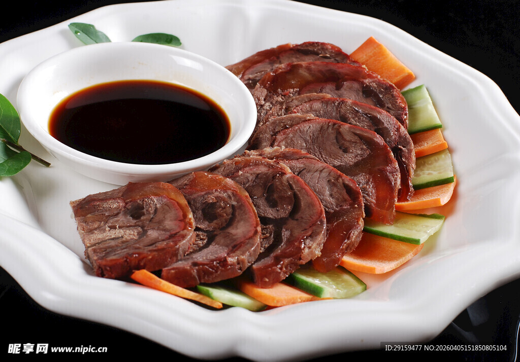 酱牛肉拼盘配蘸料