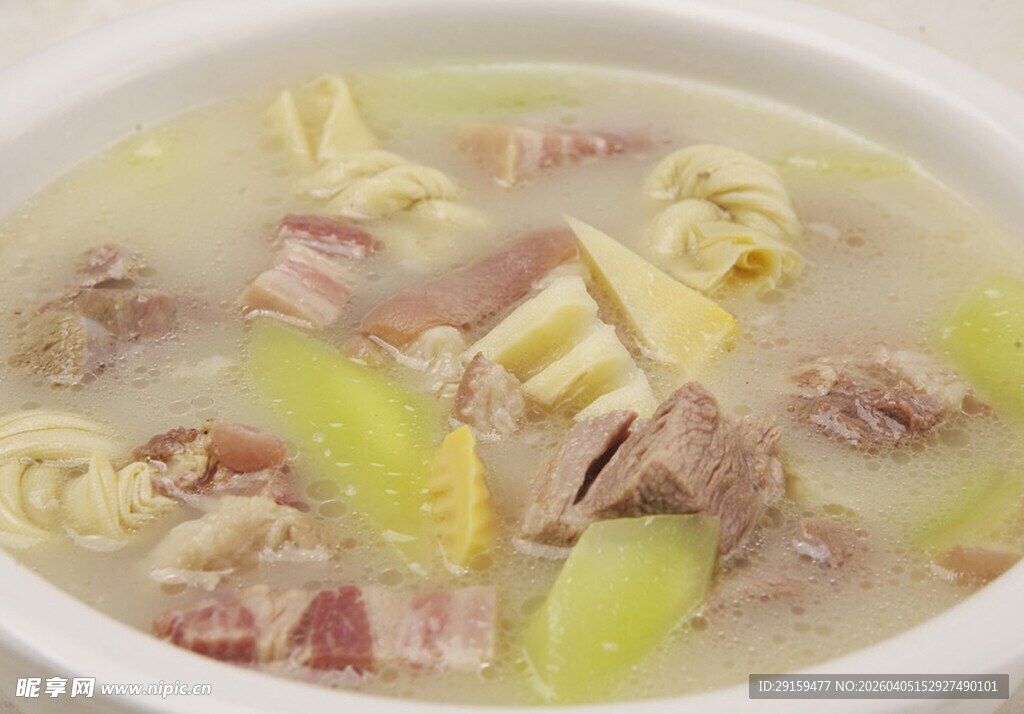 美味瓜片咸肉千张汤