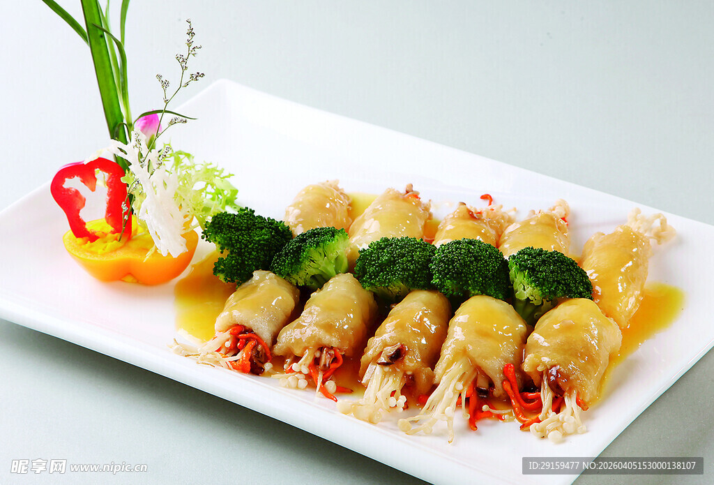 翡翠卷拼西兰花美食