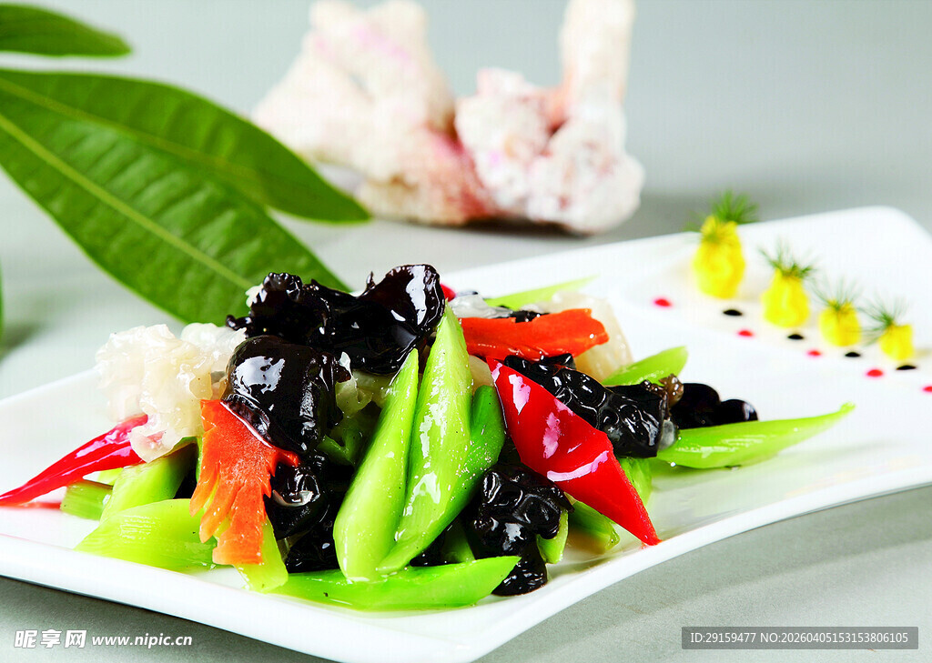 彩椒木耳炒莴笋