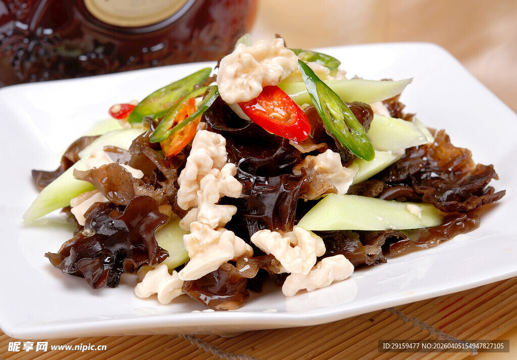 木耳黄瓜炒鸡肉