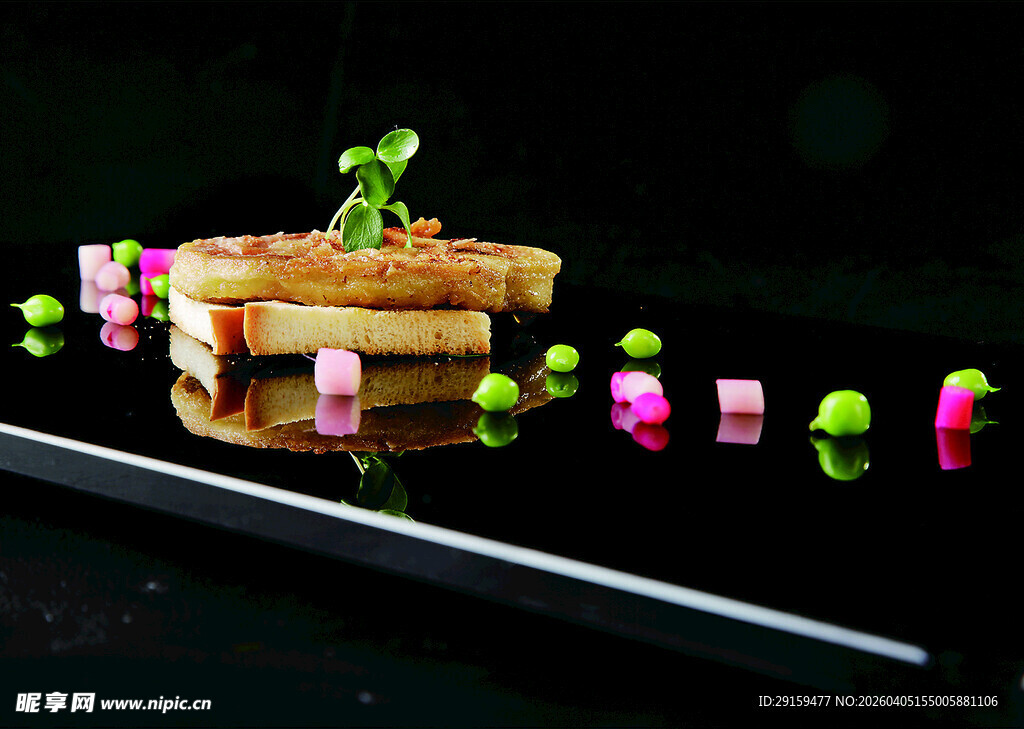 创意摆盘的精致美食