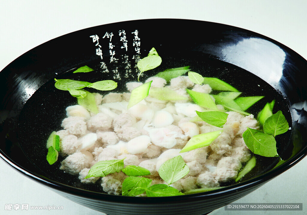 虾仁配绿色蔬菜