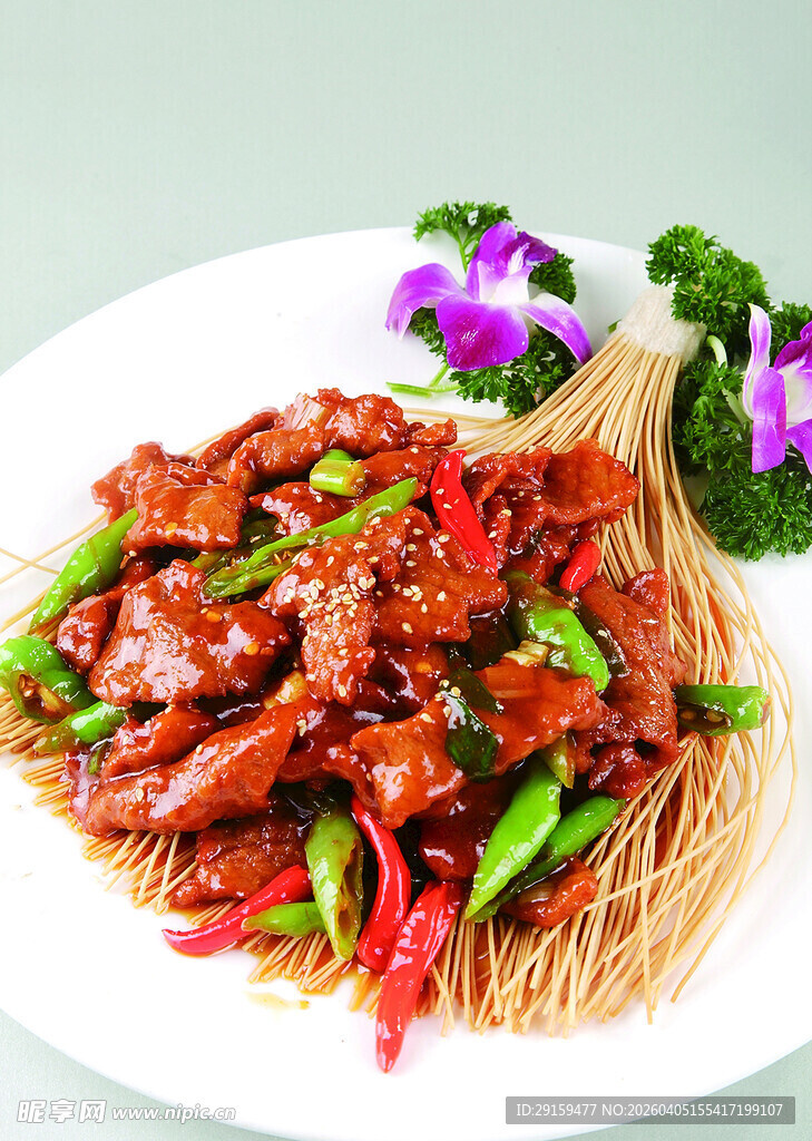 尖椒炒牛肉配粉丝