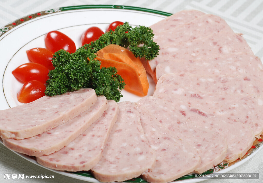 美味切片午餐肉摆盘