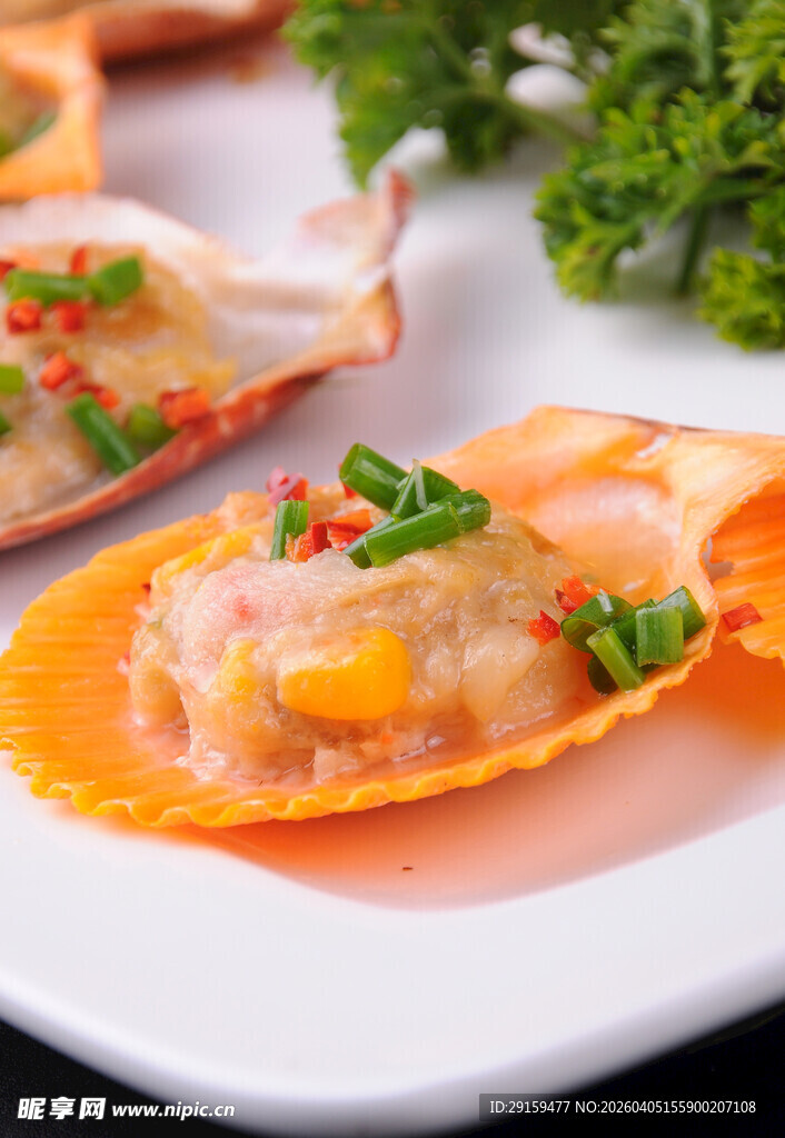 美味蒜蓉粉丝蒸扇贝