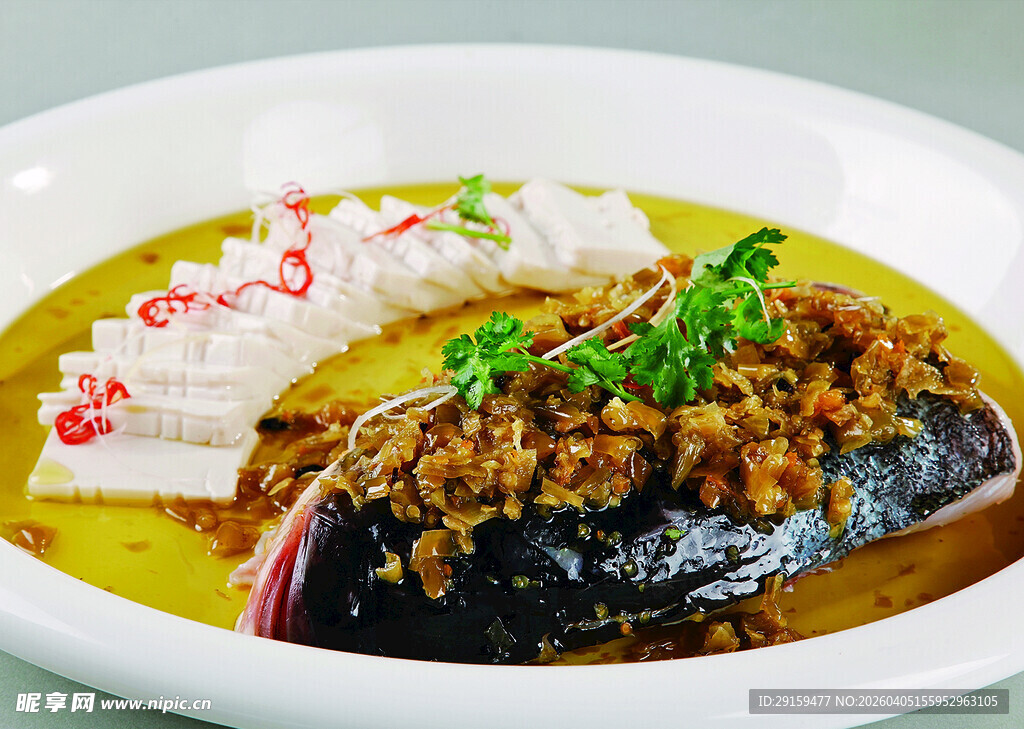 金汤蒜蓉蒸鱼头