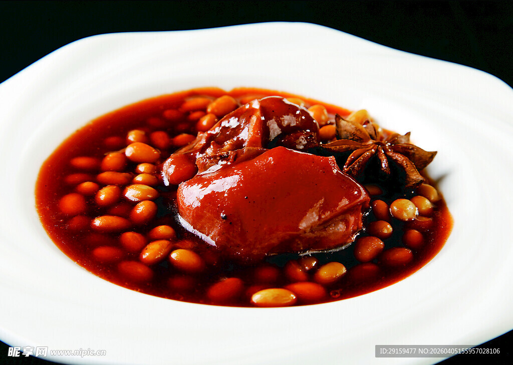 红烧东坡肉配花生