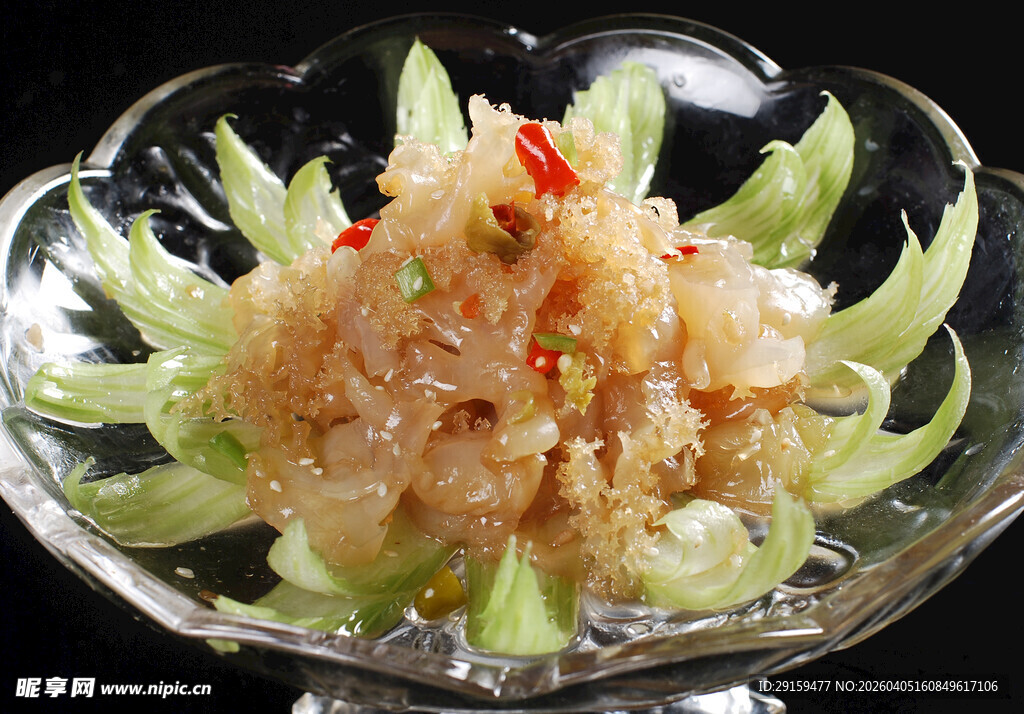 凉拌海蜇配脆瓜