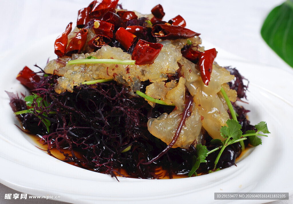 香辣紫甘蓝拌鱼片