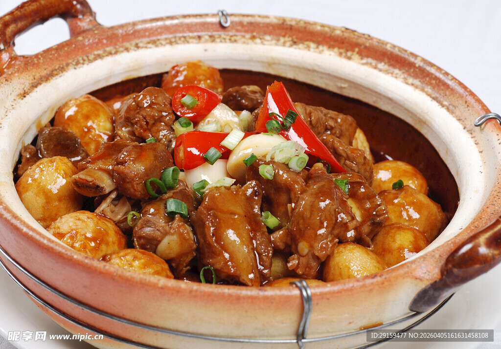美味红烧猪蹄砂锅