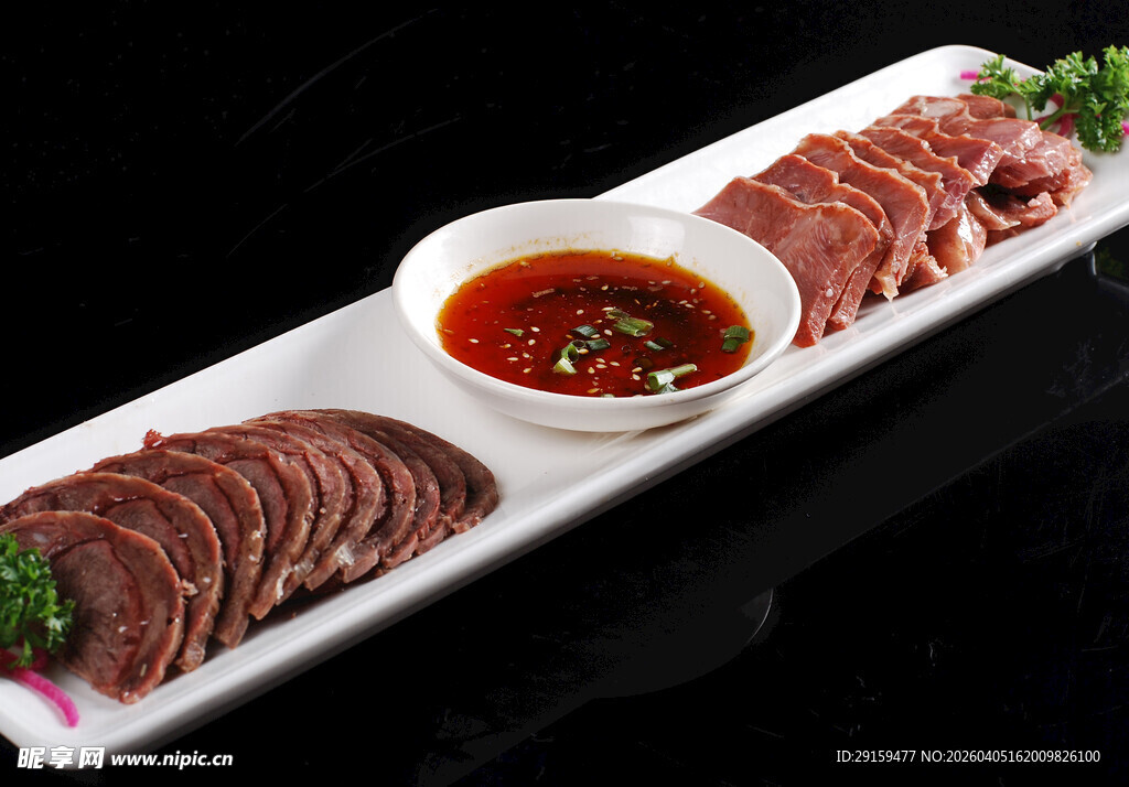 美味酱牛肉配蘸料