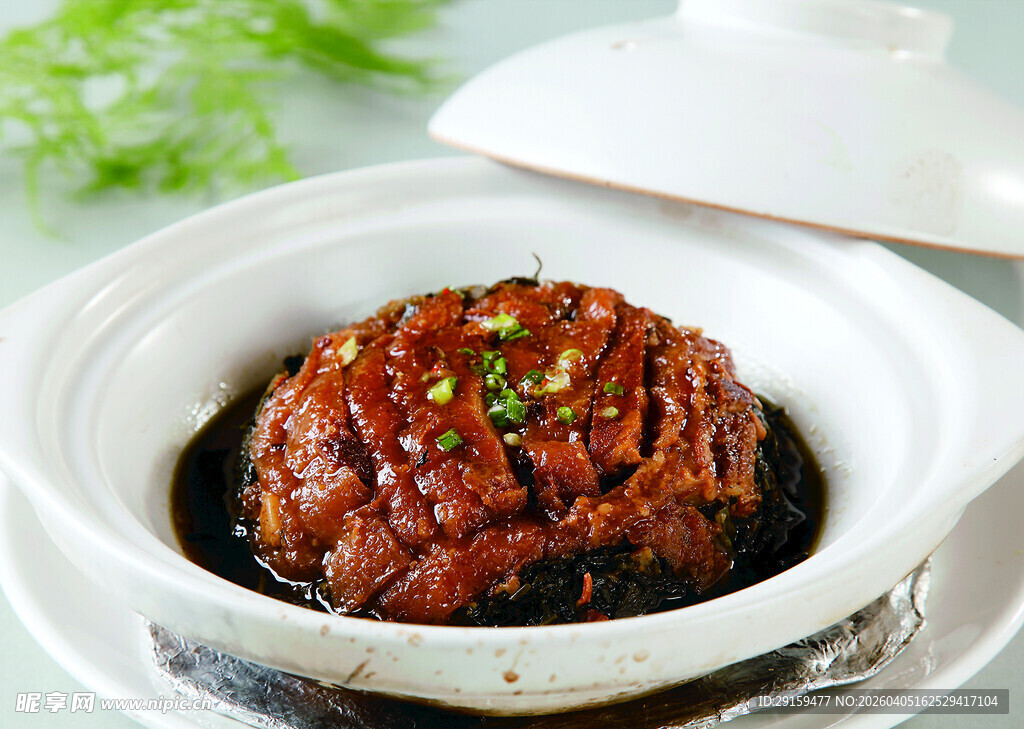 砂锅红烧狮子头